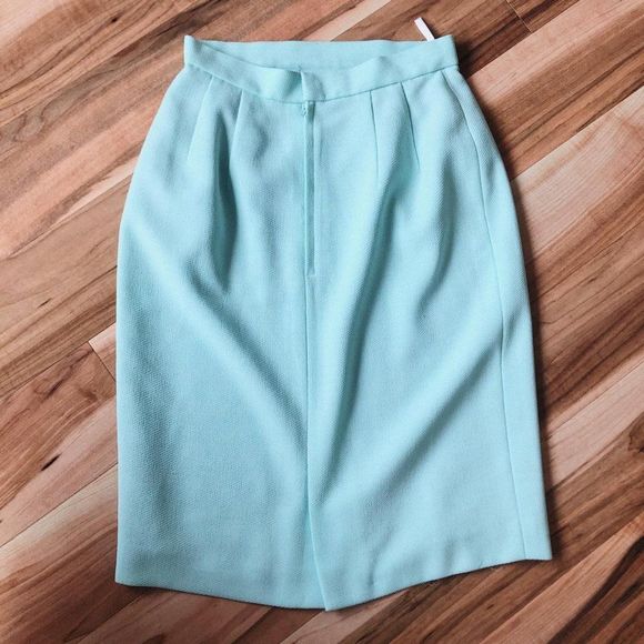 Pretty Up Japanese brand elegant mint faux pleated pastel pencil skirt🌱 - Picture 3 of 4